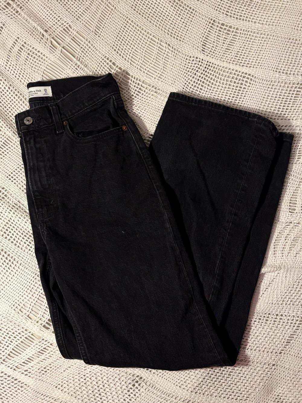 Abercrombie & Fitch 90’s Relaxed Jean High Rise in Black